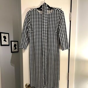 NWOT Black and white houndstooth 3/4 sleeve, bodycon dress, size XL